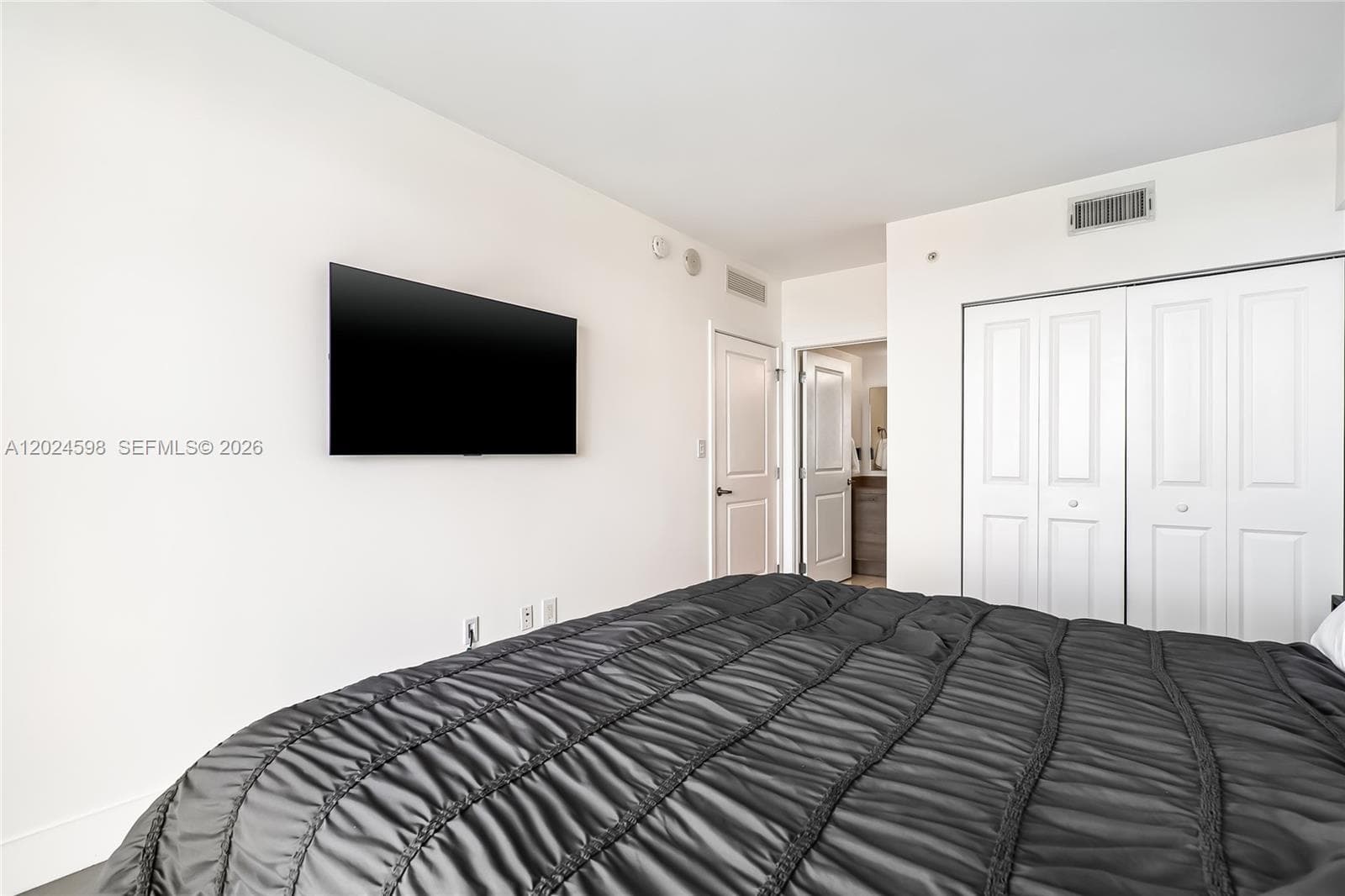 400 Sunny Isles Blvd # 1202, Sunny Isles Beach FL 33160 — 33