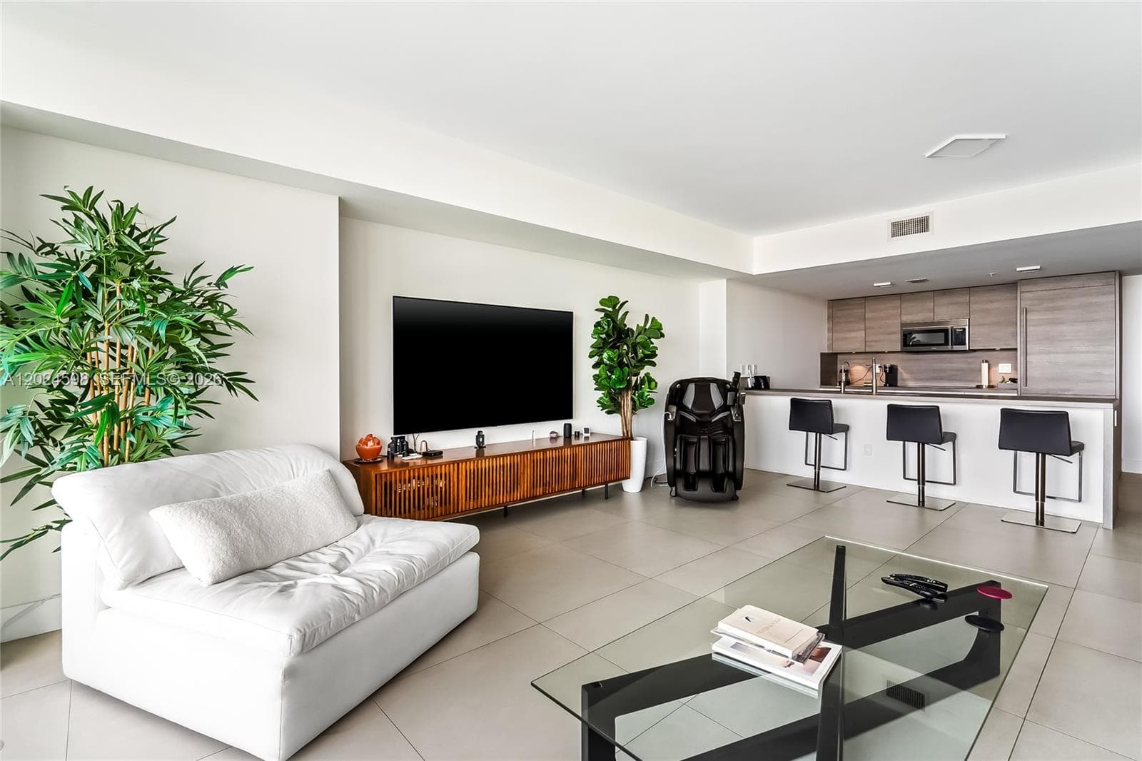 400 Sunny Isles Blvd # 1202, Sunny Isles Beach FL 33160 — 25