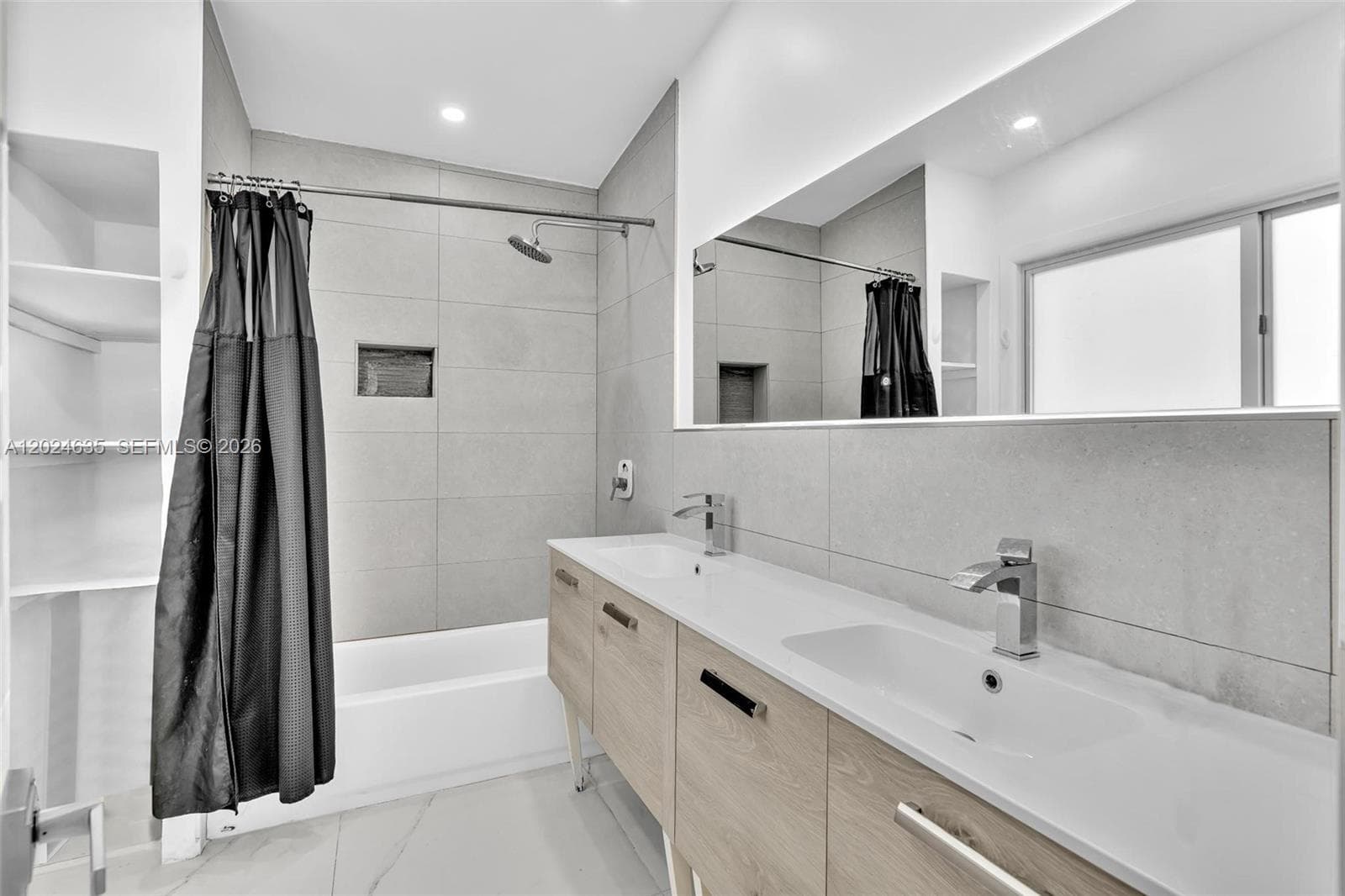 9257 Bay Dr, Surfside FL 33154 — 25