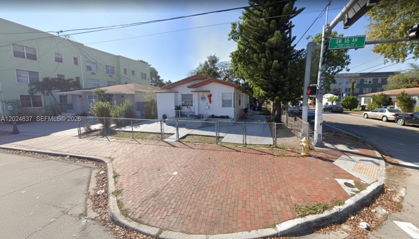 600 SW 16th Ave, Miami FL 33135 — 8