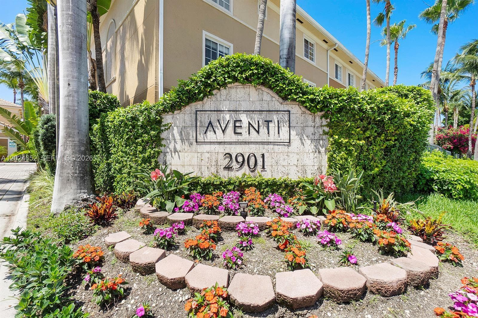 2861 NE 185th St # 302, Aventura FL 33180 — 1