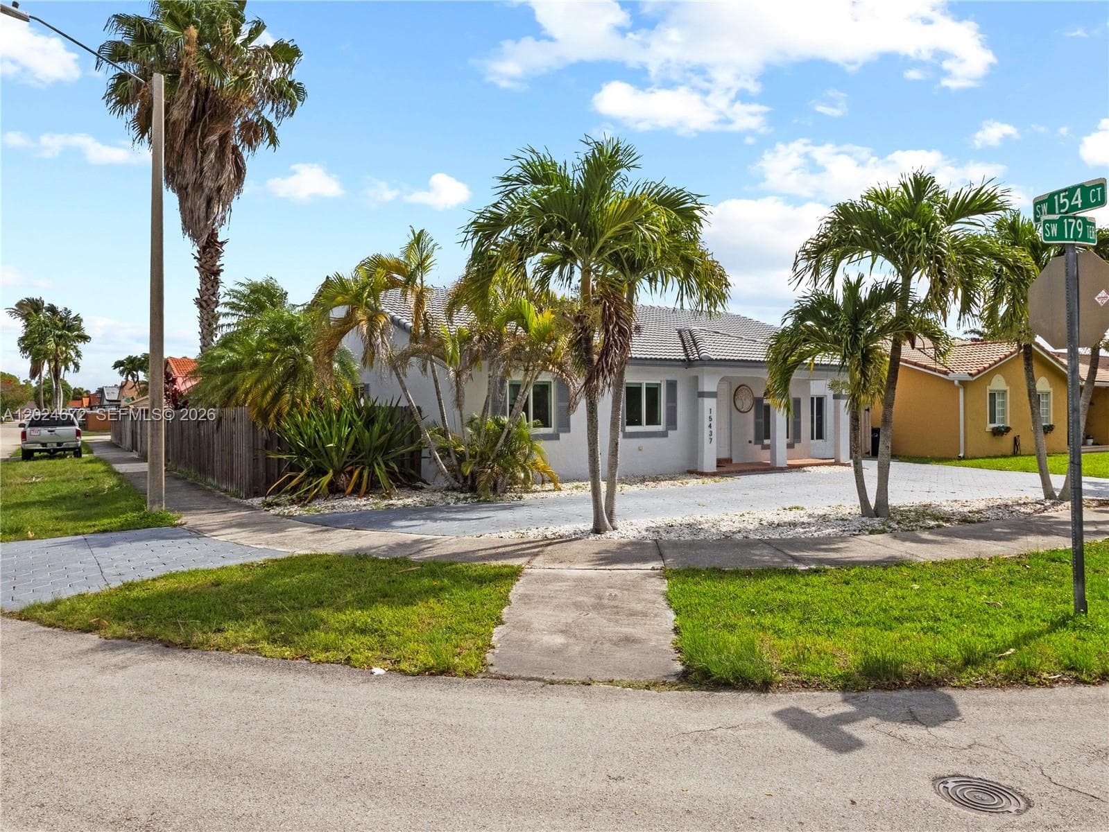 15437 SW 179th Ter, Miami FL 33187 — 2