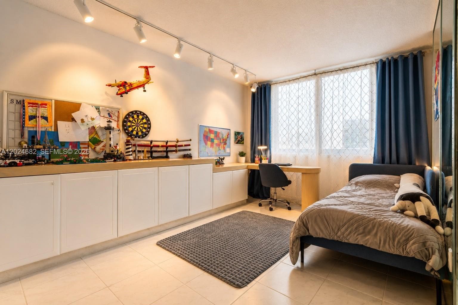 300 Bayview Dr # 807, Sunny Isles Beach FL 33160 — 13