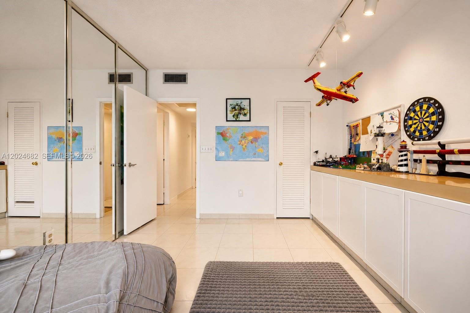 300 Bayview Dr # 807, Sunny Isles Beach FL 33160 — 18
