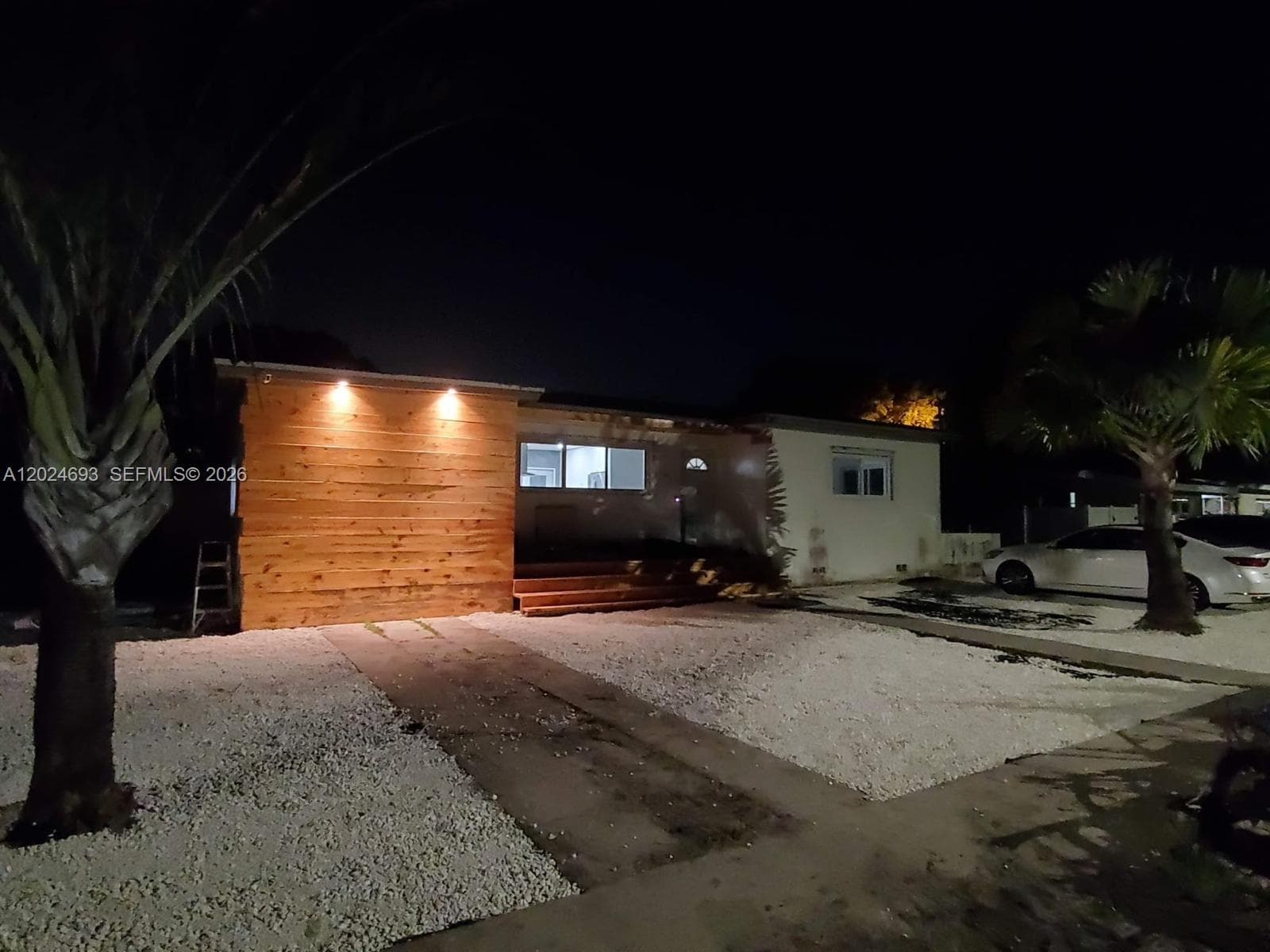 1081 NE 166th St, North Miami Beach FL 33162 — 9