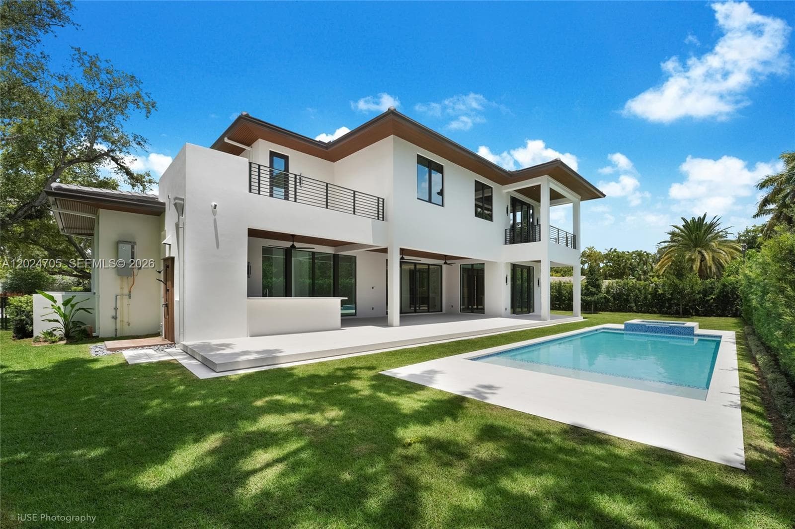 9405 SW 72nd Ct, Pinecrest FL 33156 — 9