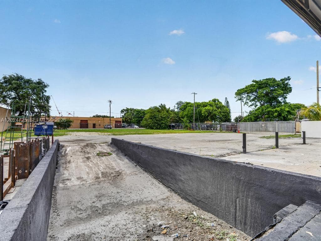 2955 NW 75th St, Miami FL 33147 — 18