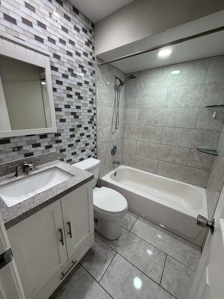 6449 NW 171st St # 0, Hialeah FL 33015 — 22