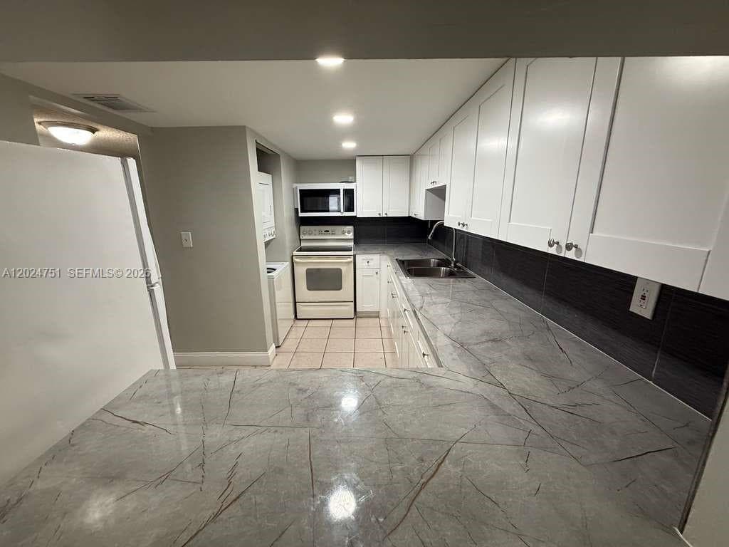 10000 NW 80th Ct # 2345, Hialeah Gardens FL 33016 — 1