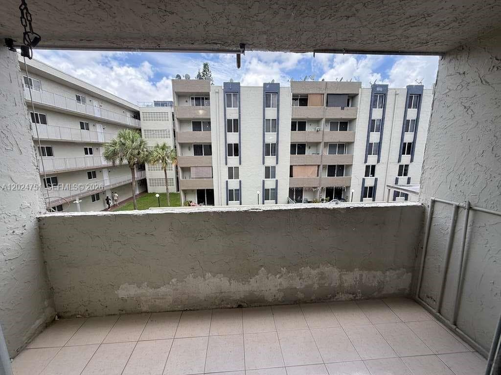 10000 NW 80th Ct # 2345, Hialeah Gardens FL 33016 — 10