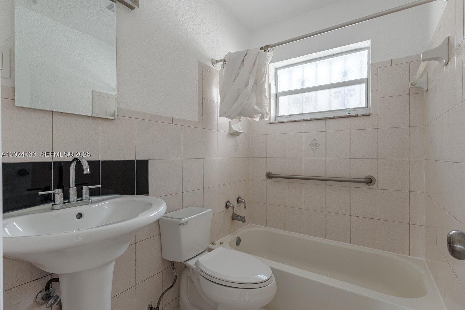 1301 NE 153rd St # 1301, North Miami Beach FL 33162 — 11