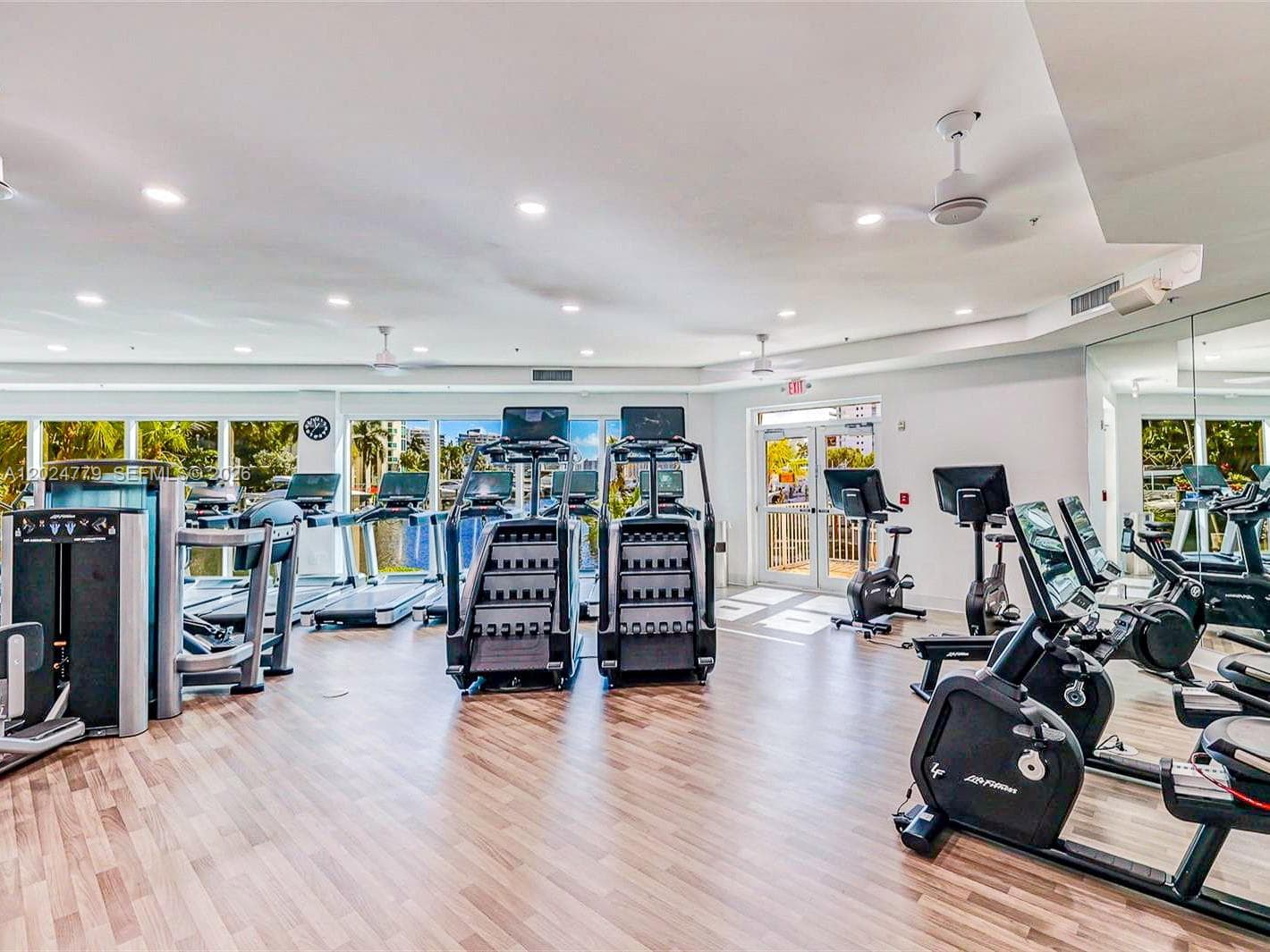 3370 Hidden Bay Dr # 1814, Aventura FL 33180 — 27