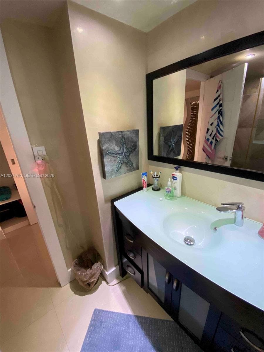 18081 Biscayne Blvd # 1904, Aventura FL 33160 — 27