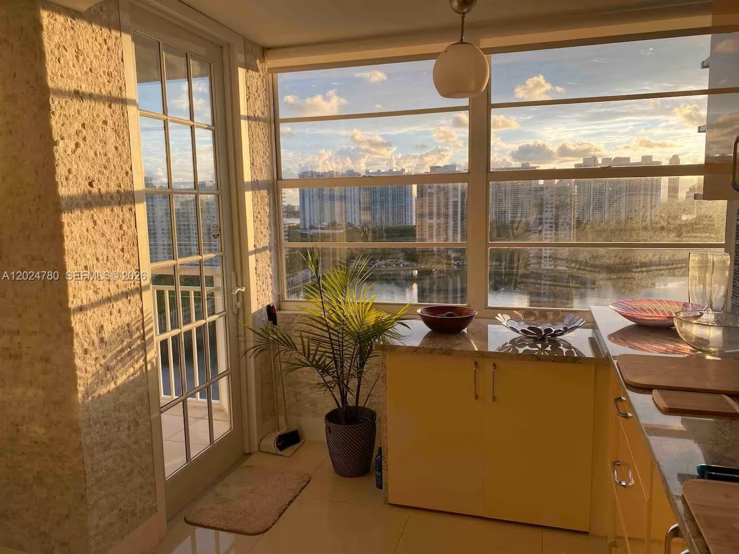 18081 Biscayne Blvd # 1904, Aventura FL 33160 — 9