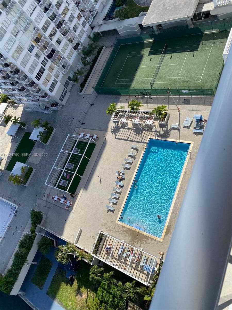 18081 Biscayne Blvd # 1904, Aventura FL 33160 — 40