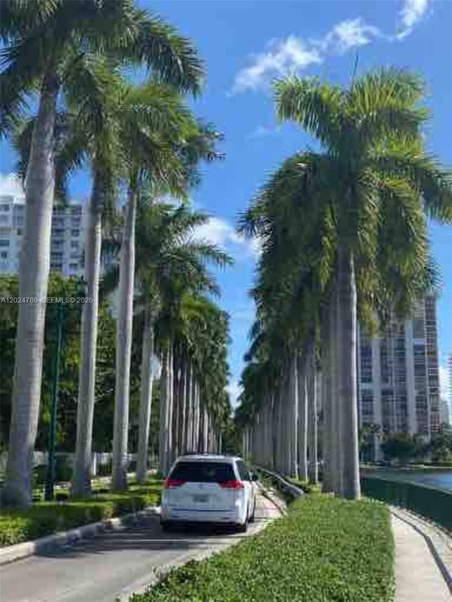 18081 Biscayne Blvd # 1904, Aventura FL 33160 — 35