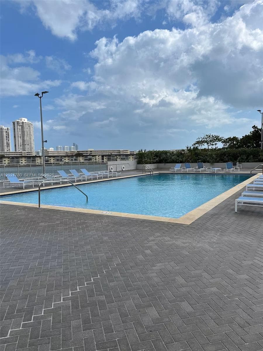 18081 Biscayne Blvd # 1904, Aventura FL 33160 — 39
