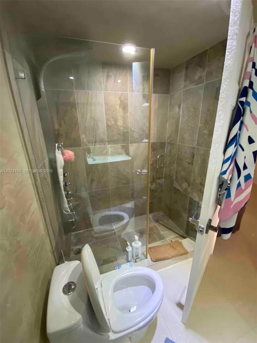 18081 Biscayne Blvd # 1904, Aventura FL 33160 — 29