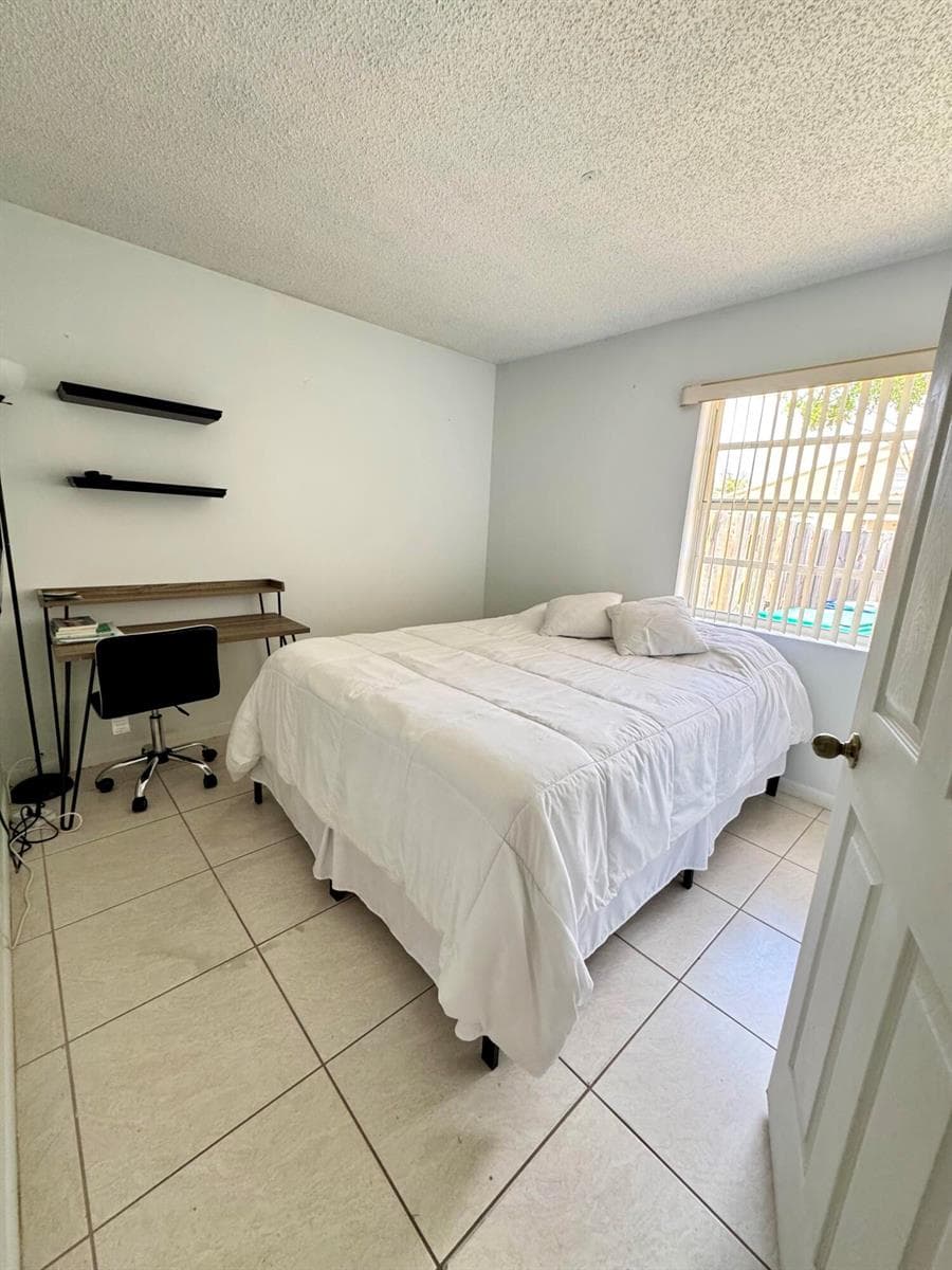 8600 NW 193rd Terrace, Hialeah FL 33015 — 17