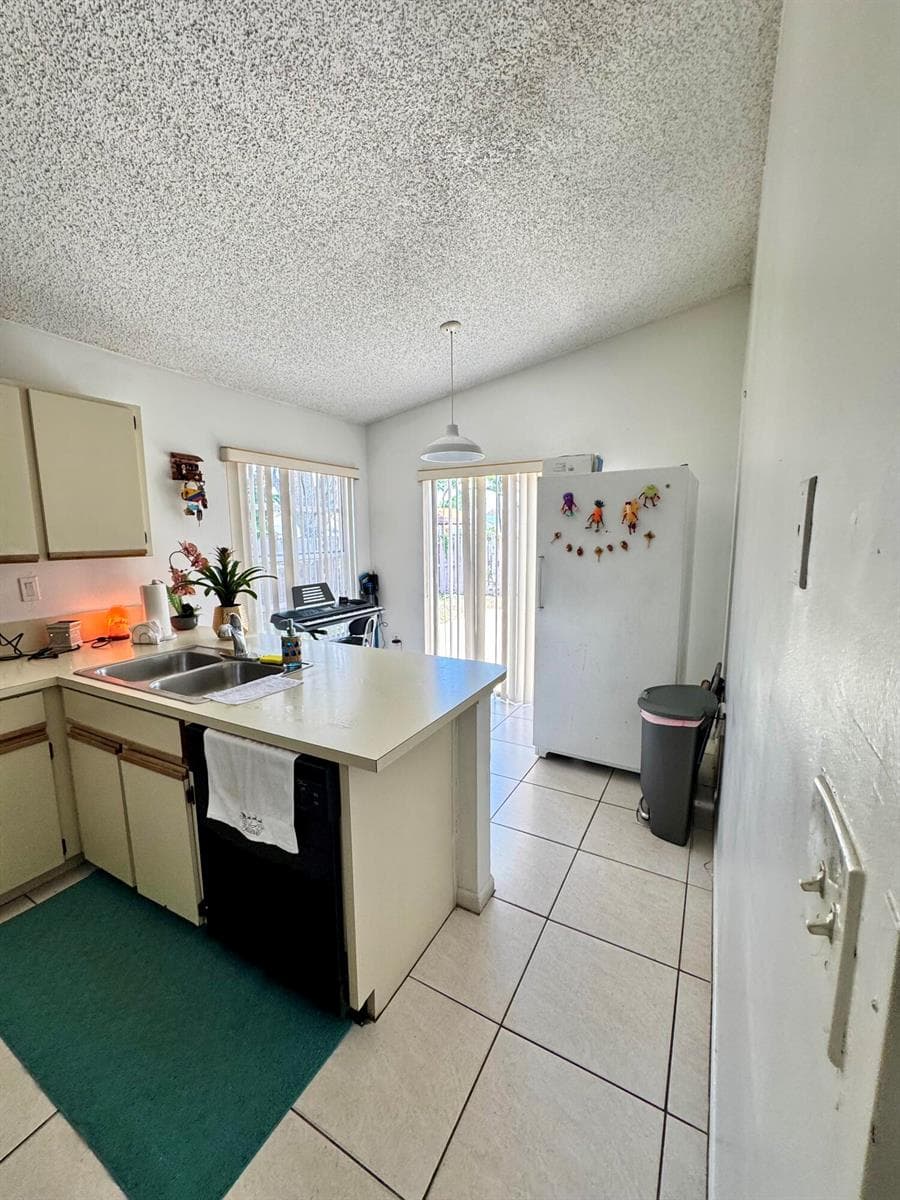 8600 NW 193rd Terrace, Hialeah FL 33015 — 7