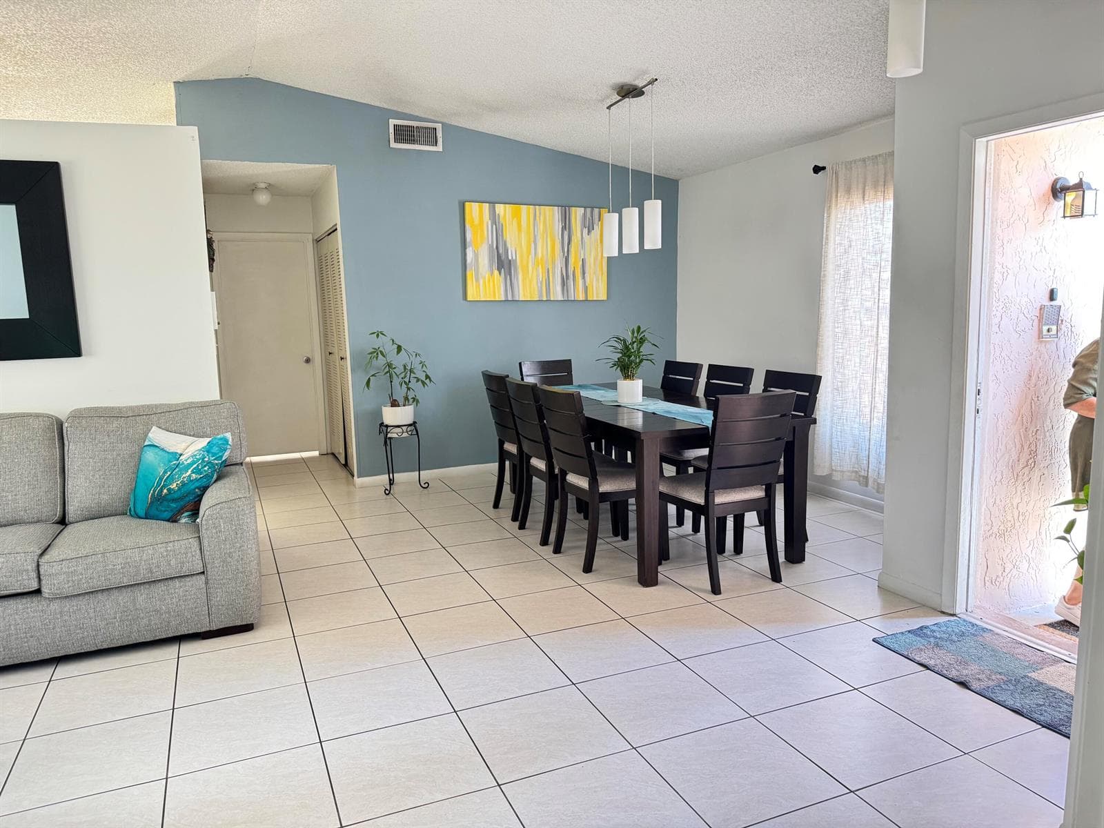 8600 NW 193rd Terrace, Hialeah FL 33015 — 4