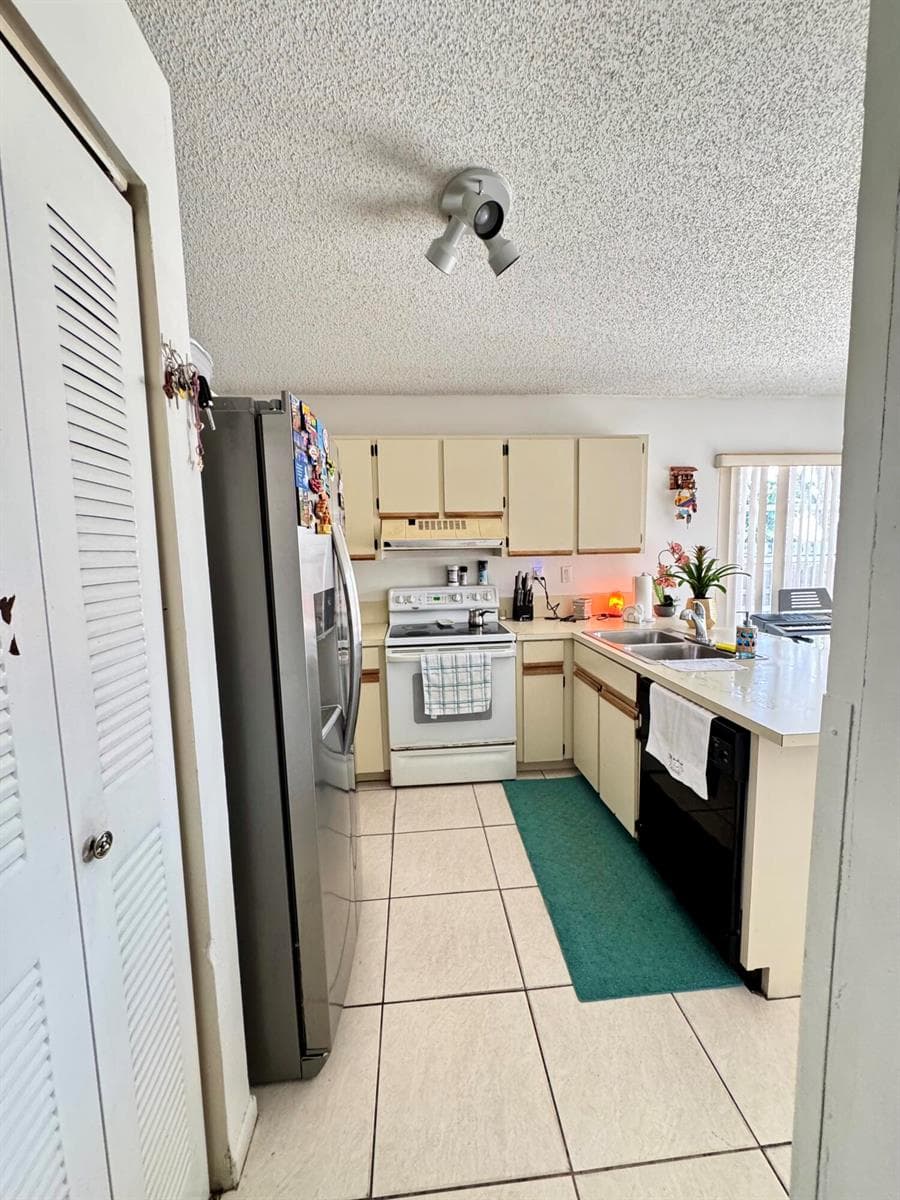 8600 NW 193rd Terrace, Hialeah FL 33015 — 8