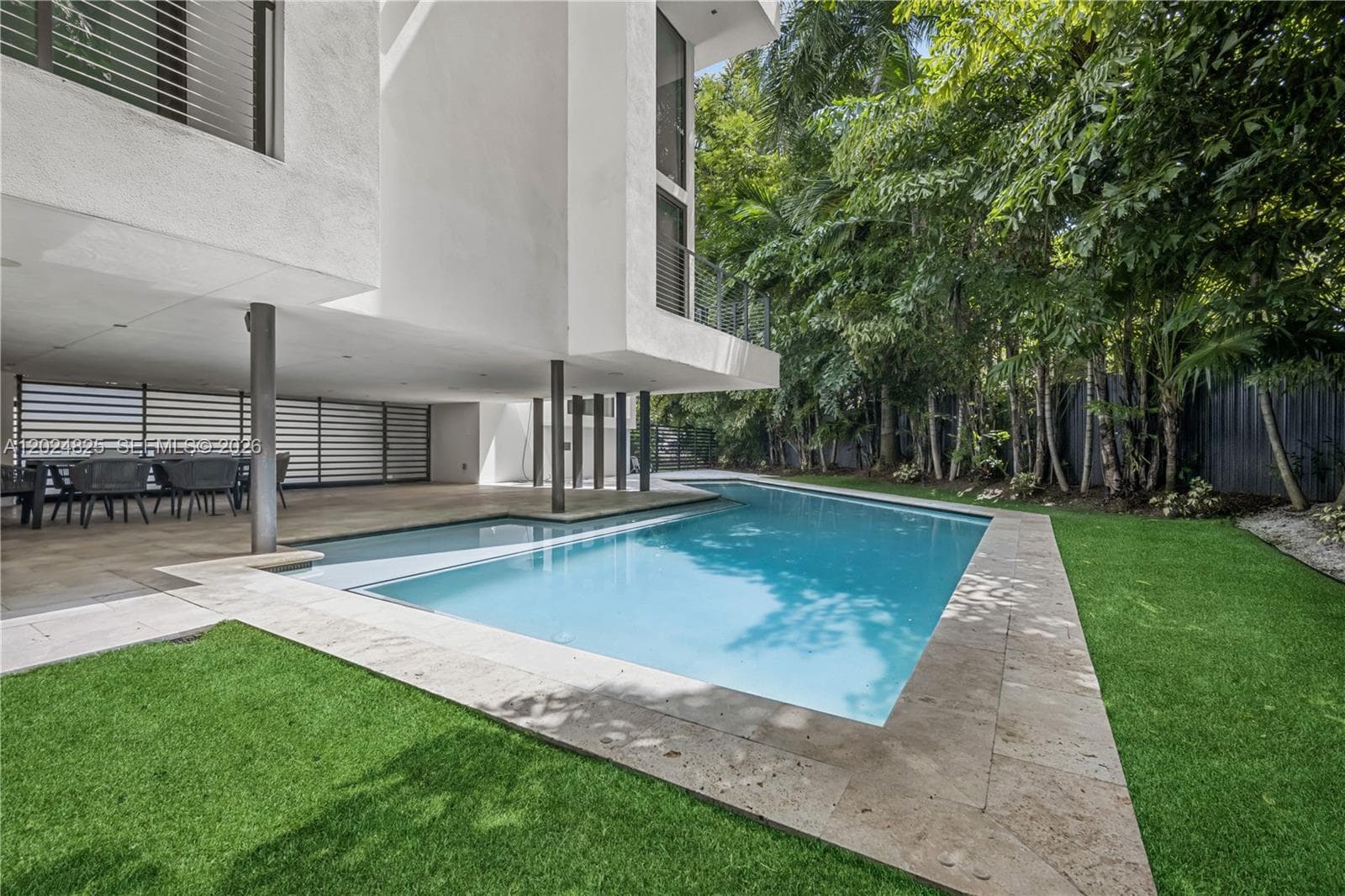 420 N Hibiscus Dr, Miami Beach FL 33139 — 32
