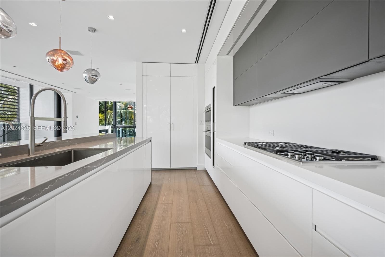 420 N Hibiscus Dr, Miami Beach FL 33139 — 10