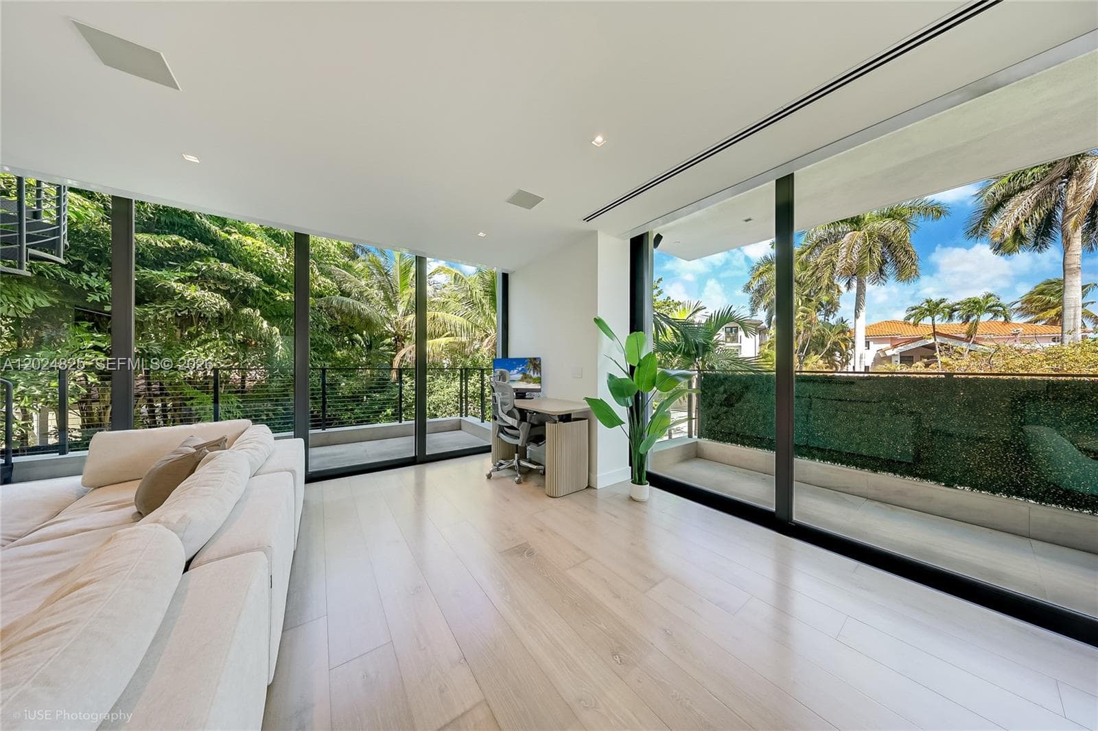 420 N Hibiscus Dr, Miami Beach FL 33139 — 14