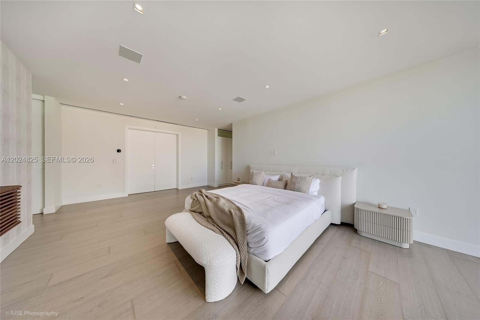 420 N Hibiscus Dr, Miami Beach FL 33139 — 18