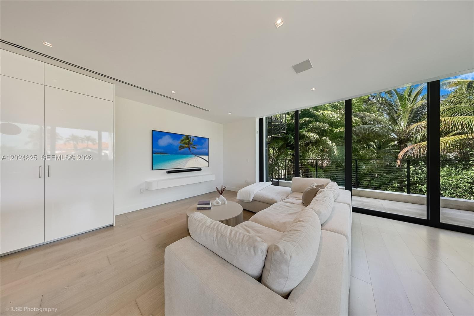 420 N Hibiscus Dr, Miami Beach FL 33139 — 8