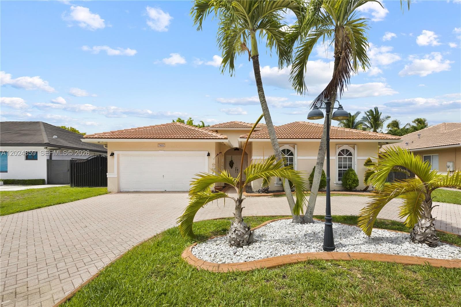 7831 NW 160th Ter, Miami Lakes FL 33016 — 37