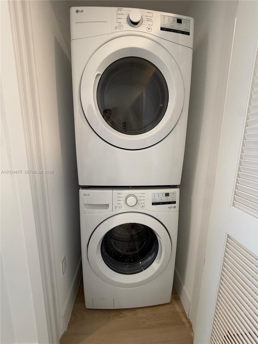 90 NE 32 # 1016, Miami FL 33137 — 5