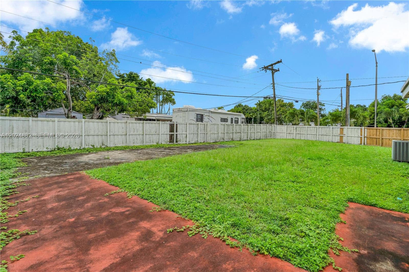 3651 W 2nd Ct, Hialeah FL 33012 — 27