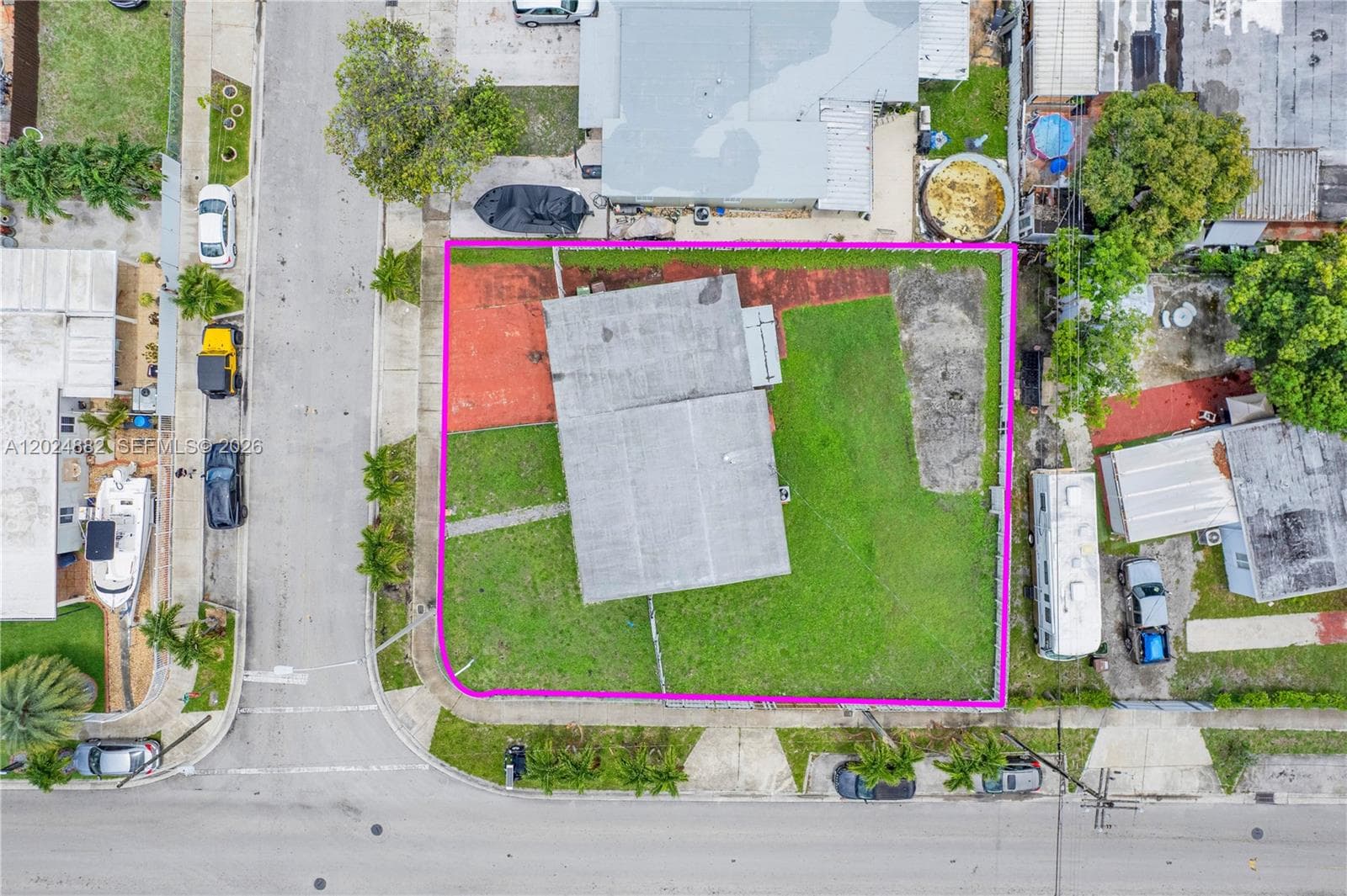 3651 W 2nd Ct, Hialeah FL 33012 — 37