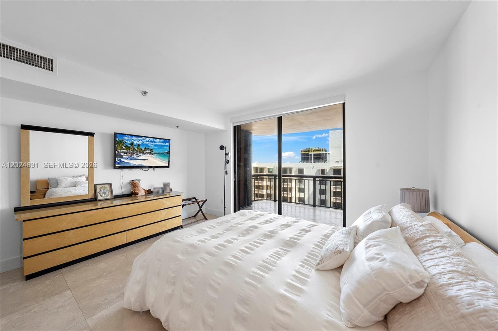 10175 Collins Ave # 1505, Bal Harbour FL 33154 — 25