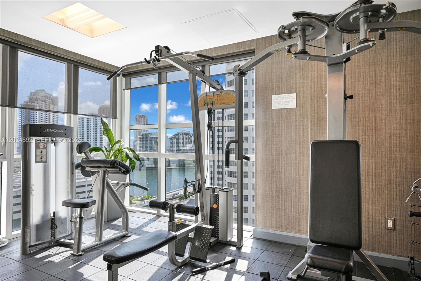 950 Brickell Bay Dr # 4204, Miami FL 33131 — 23