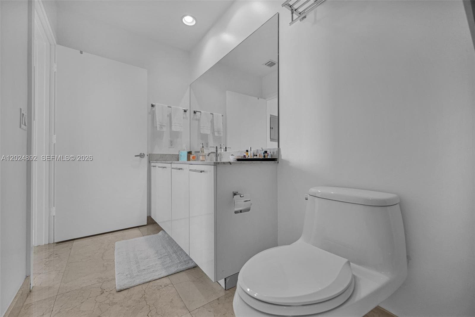 950 Brickell Bay Dr # 4204, Miami FL 33131 — 17