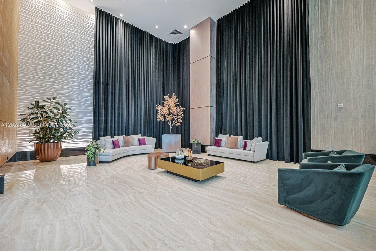 950 Brickell Bay Dr # 4204, Miami FL 33131 — 21