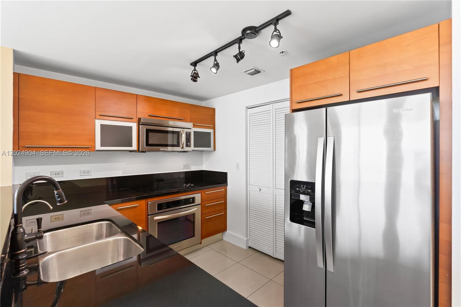244 Biscayne Blvd # 3108, Miami FL 33132 — 12