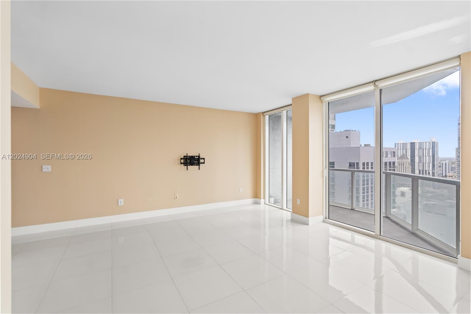 244 Biscayne Blvd # 3108, Miami FL 33132 — 5