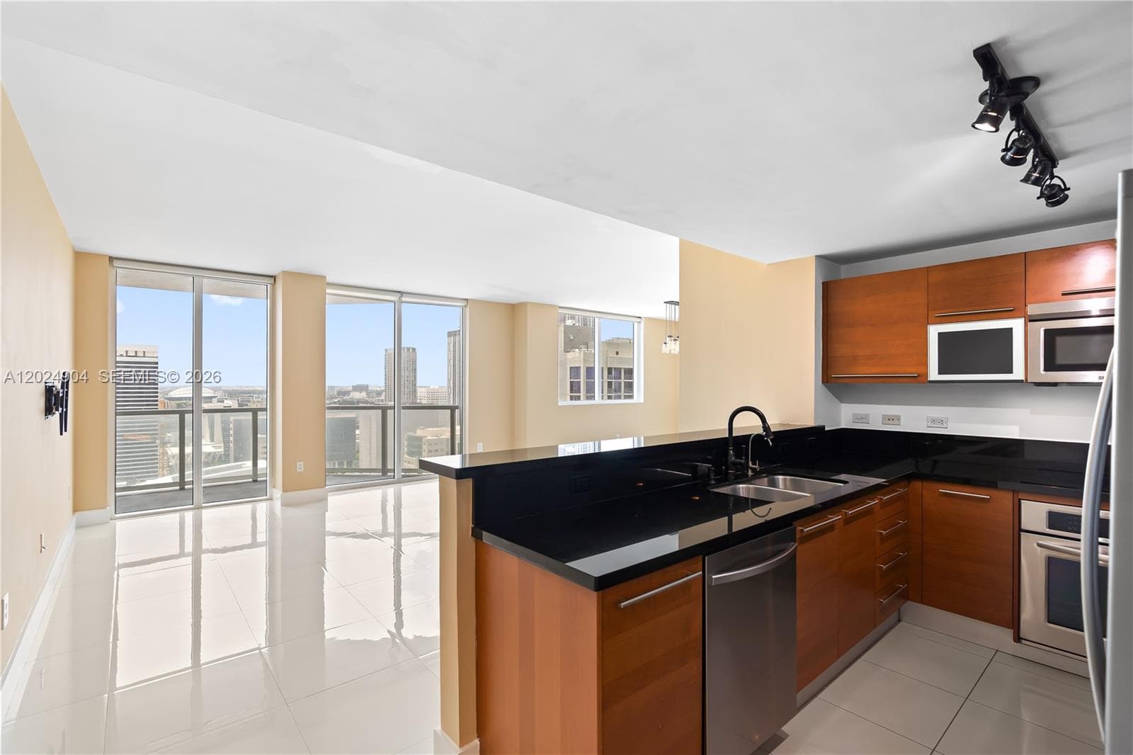 244 Biscayne Blvd # 3108, Miami FL 33132 — 9