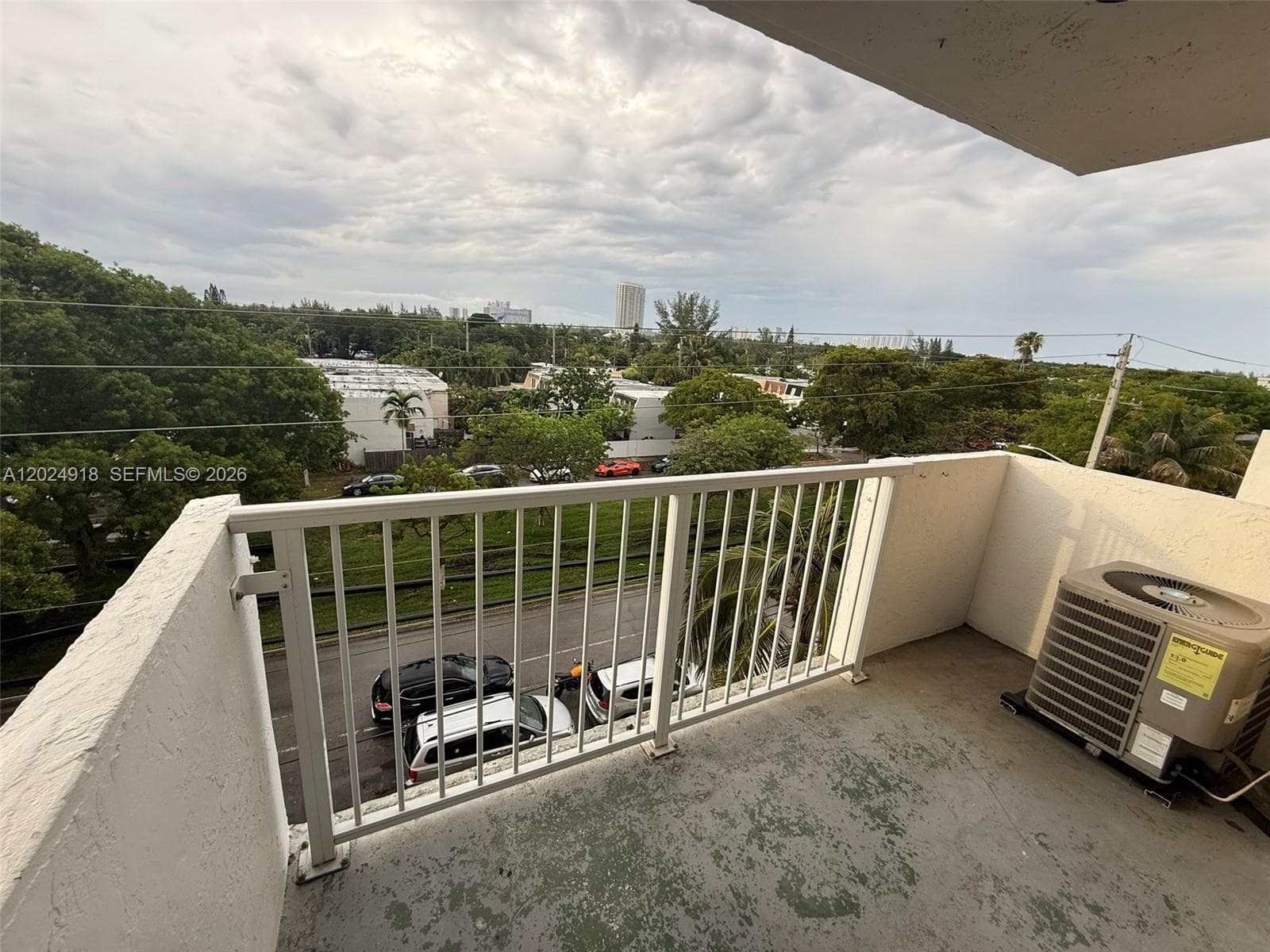 2020 NE 135th St # 503, North Miami FL 33181 — 23