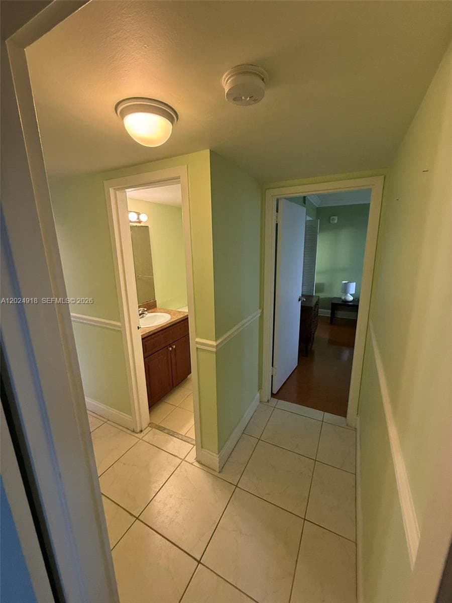 2020 NE 135th St # 503, North Miami FL 33181 — 16