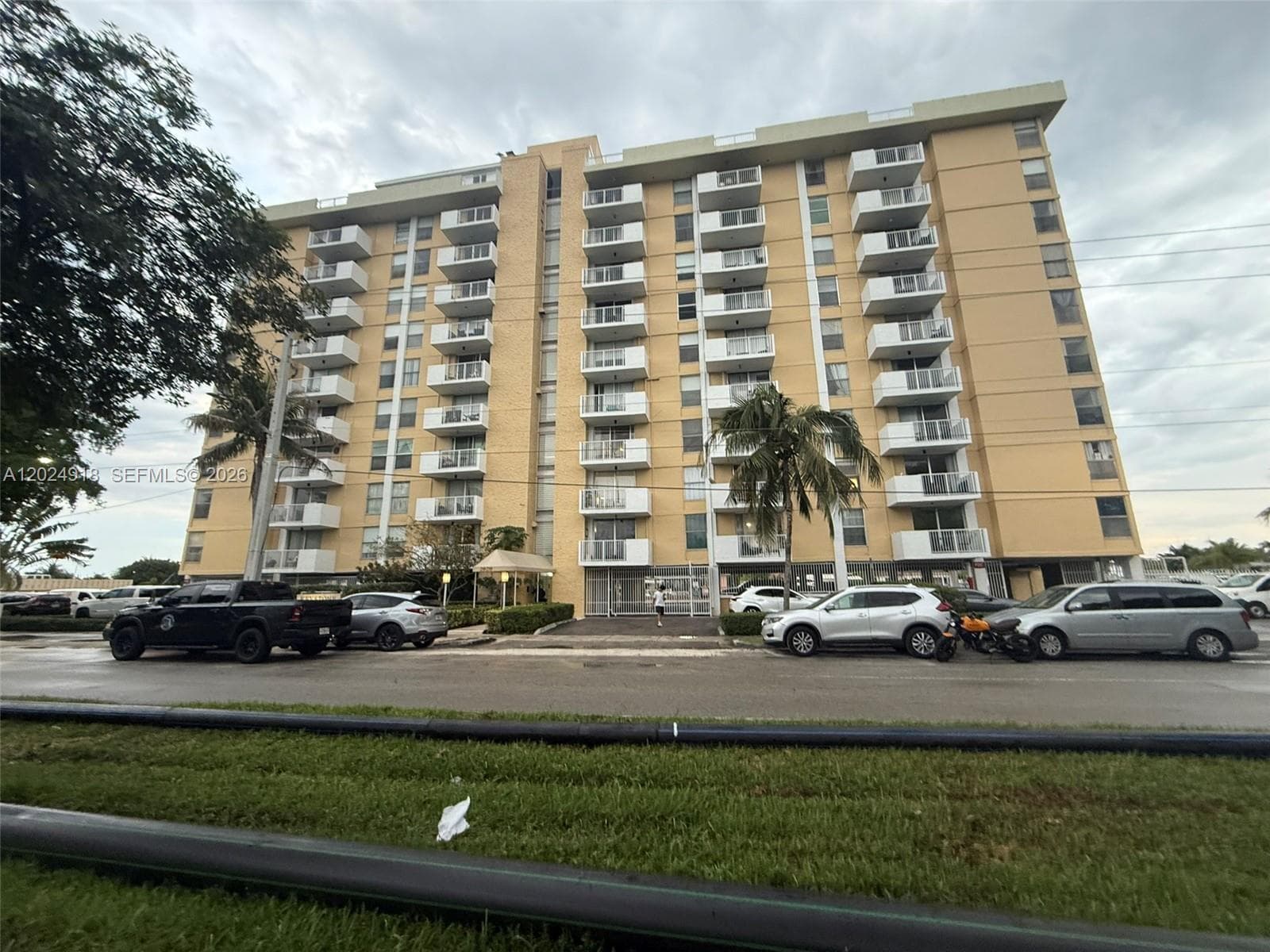 2020 NE 135th St # 503, North Miami FL 33181 — 1