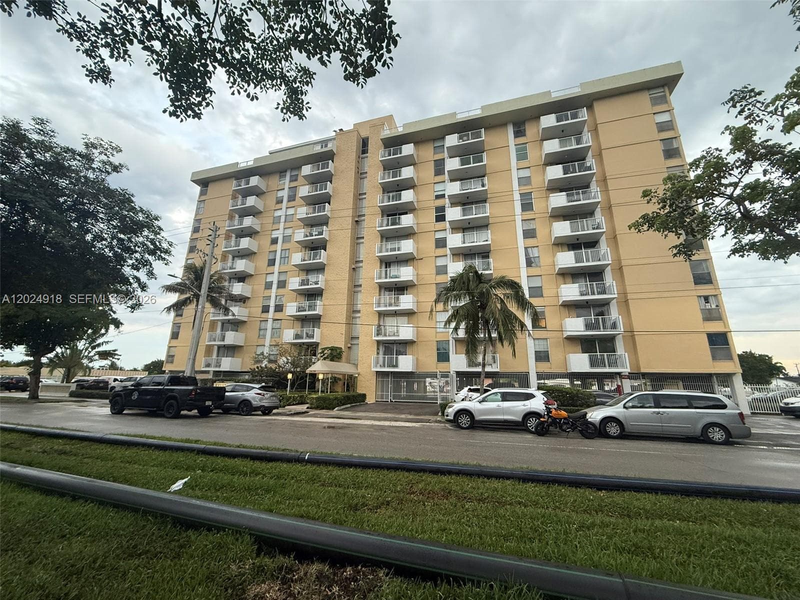 2020 NE 135th St # 503, North Miami FL 33181 — 24
