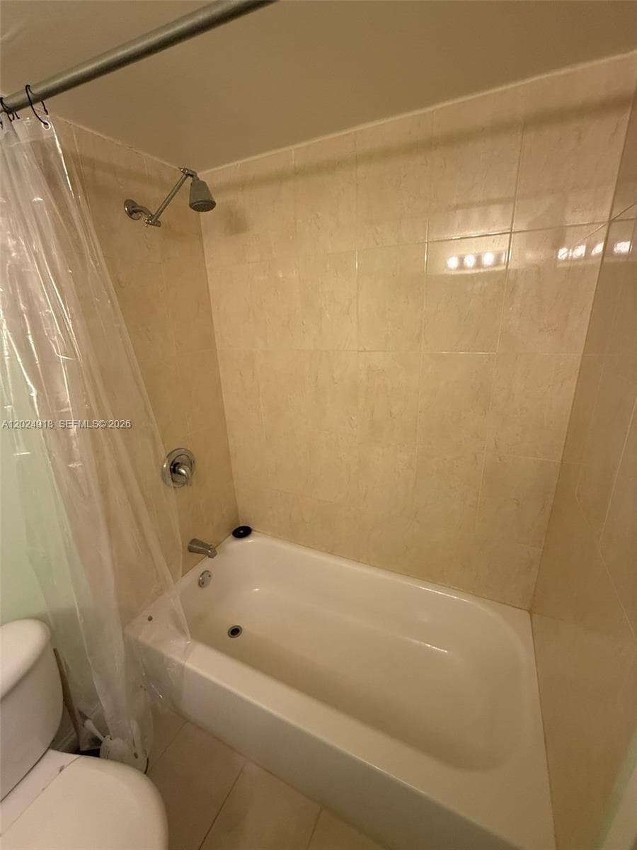 2020 NE 135th St # 503, North Miami FL 33181 — 15