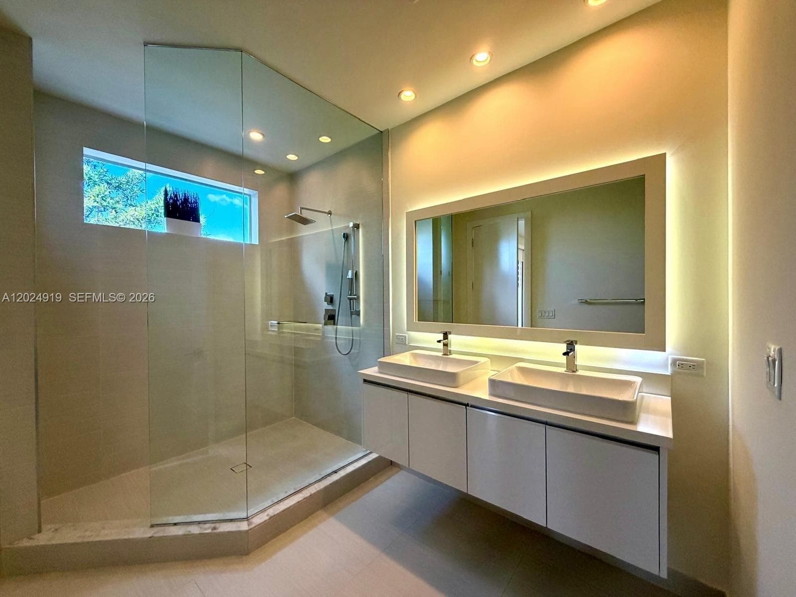 6311 NW 103rd Psge # 6311, Doral FL 33178 — 35