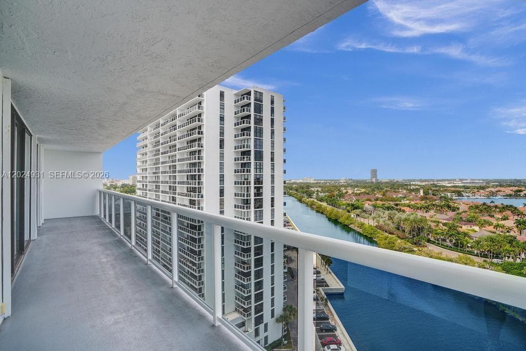 20515 E Country Club Dr # 1641, Aventura FL 33180 — 2