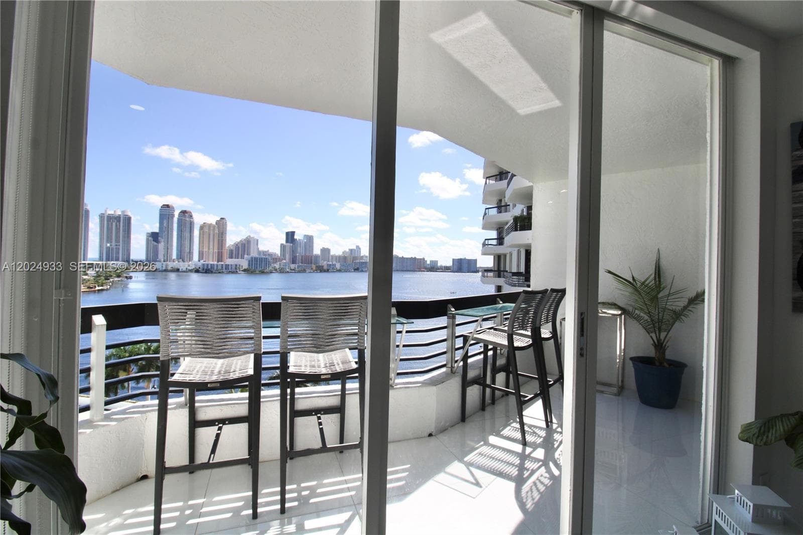 3600 Mystic Pointe Dr # 1115, Aventura FL 33180 — 23